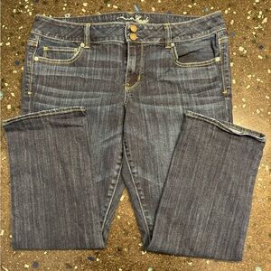 American Eagle Artist Crop